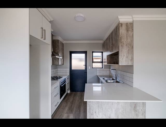 1 BEDROOM TOWNHOUSE FOR SALE IN C PLACE